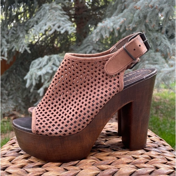 Musse & Cloud Brown Leather Laser Cut Peep Toe Slingback Chunky Platform Heels - Picture 8 of 8